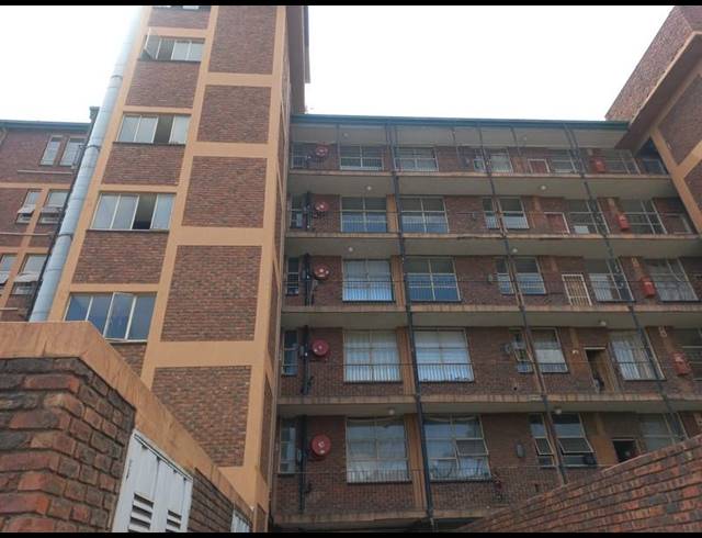 2 BEDROOM PROPERTY TO RENT IN PRETORIA WEST